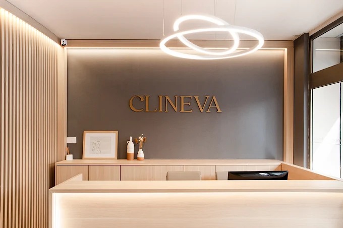 Recepción de Clineva, clínica de medicina regenerativa en Valencia